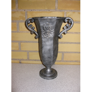 http://www.gave-boden.dk/489-543-thickbox/metal-vase.jpg