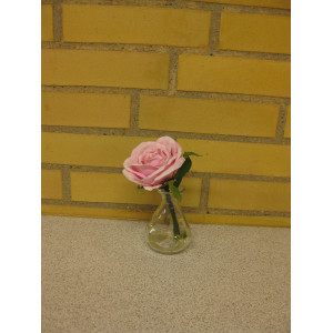 https://www.gave-boden.dk/2654-2697-thickbox/glasvase-med-rose-rosa.jpg